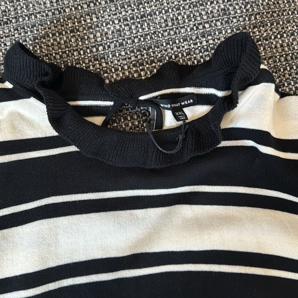 Sweater - Picture 4 of 5